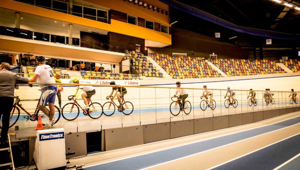 Clinic baanwielrennen in Gelderland
